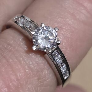 1 CT ROUND BRILLIANT SIMULATED DIAMOND RING SIZE 11 SET IN 925 STERLING SILVER